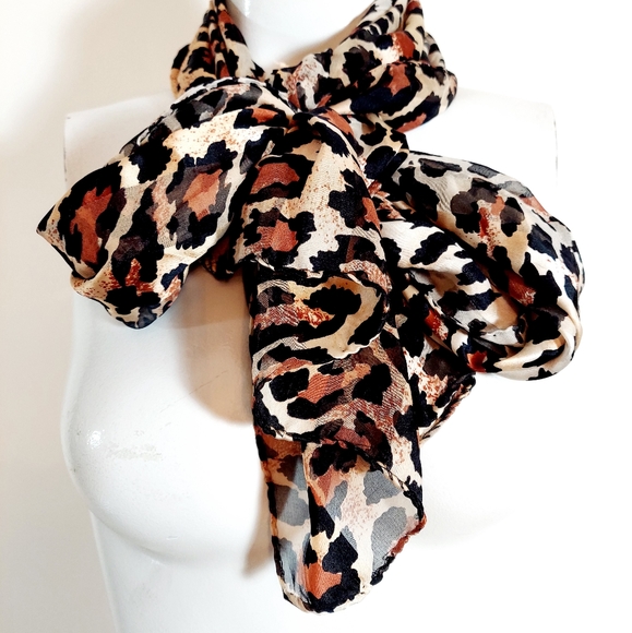 SOLD 🦋 vintage silk chiffon sheer leopard scarf - Picture 2 of 16
